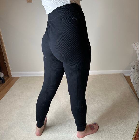 Skims: Black Waffle Leggings - Picture 2 of 9